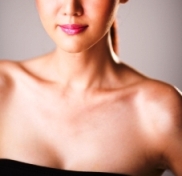 女性
